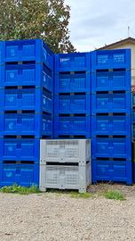 Bins di plastica usati