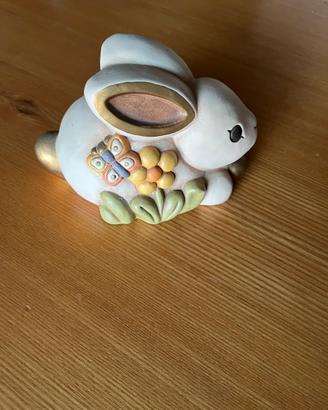 Coniglietto Thun originale sdraiato in ceramica