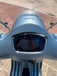 Vespa 300 GTS super tech