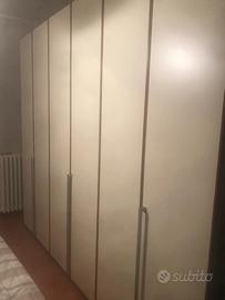 Armadio 6 ante + Comó + 2 Comodini