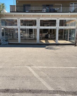 Gazebo in legno con lamiera coibentata