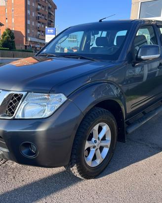 Nissan Navara 2.5 dCi 190CV 4 porte Double Cab LE 