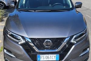 NISSAN Qashqai 1.2 DIG−T N−Connecta