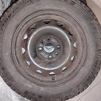2 Gomme/pneumatici invernali complete di cerchi 