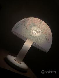Lampada da tavolo in stile Liberty 