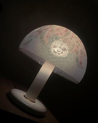 Lampada da tavolo in stile Liberty 
