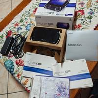 PSP-N1004 PB psp go perfetta completa con giochi