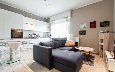 TRE LOCALI CON GIARDINO E BOX