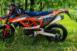 KTM 690 SMCR 2024