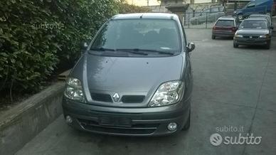 Ricambi Renault Scenic 2000 vari colori