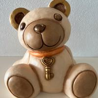 Thun, Orso Teddy, Aldo con chiave