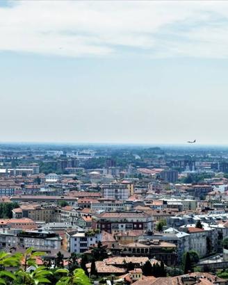 Terreno di 2500 m² a Bergamo