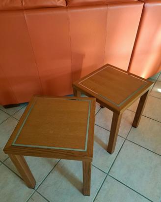 2mobiletti bassi in legno massello, come nuovi
