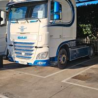 TRATTORE STRADALE DAF XF 460