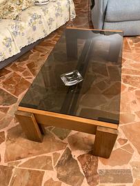 Tavolinetto da salotto con piano in cristallo