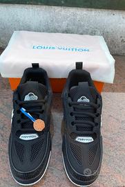 scarpe nere e biance  skate lv