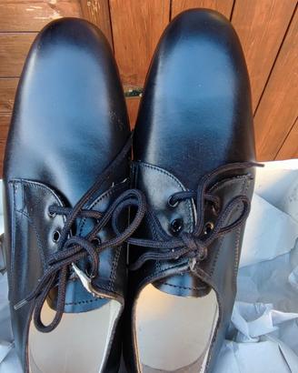 scarpe basse in vera pelle in uso forze di polizia