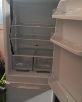 frigorifero con congelatore tre cassetti