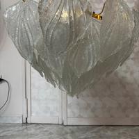 lampadario con foglie di murano in vetro