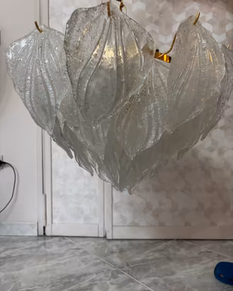 lampadario con foglie di murano in vetro