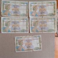 Cinque banconote franchi francesi. 