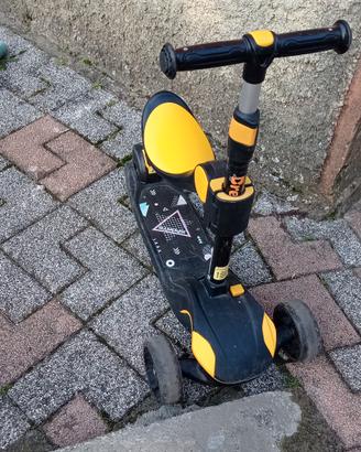 monopattino con seduta 