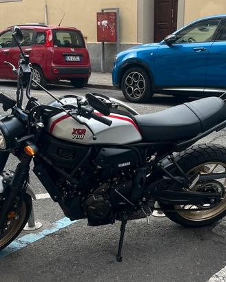 YAMAHA XSR 700 XTribute € 4980 come nuova km 7434