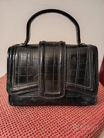 borsetta a mano o tracolla 