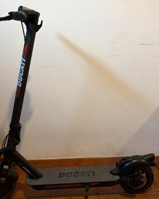 Monopattino ducati pro 2 evo