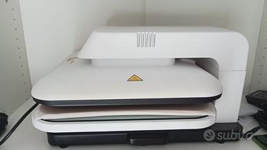 Pressa per t-shirt e abbigliamento personalizzato