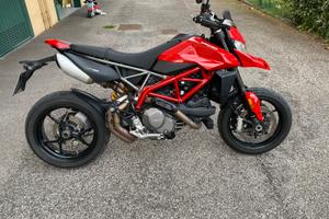 Hypermotard 950