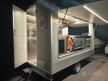 Rimorchio foodtruck usato pari al nuovo