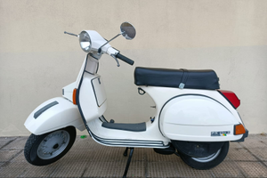 Vespa px150 e arcobaleno