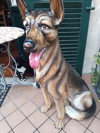 Statua cane pastore tedesco.