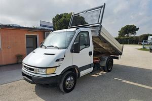 IVECO DAILY ribaltabile trilaterale