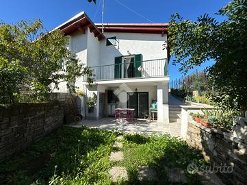 VILLA SINGOLA A SAN CESAREO