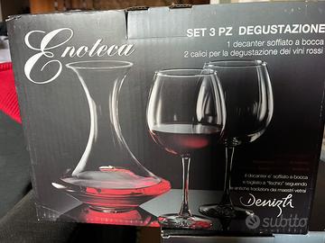 Decanter e bicchieri vino