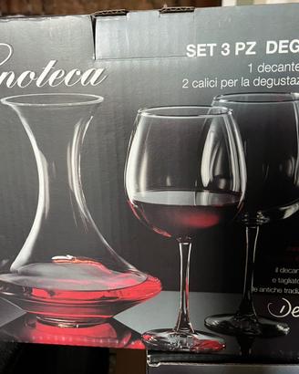 Decanter e bicchieri vino