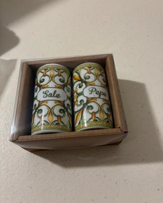 Sale e pepe in ceramica