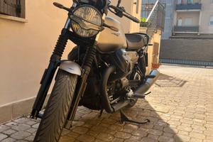 Moto Guzzi V7 III STONE 850 2023