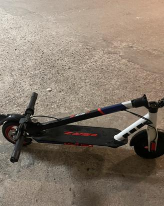 Monopattino elettrico aprilia eSRZ