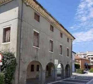 Immobile in asta di 500 m² con 5 locali a Mogliano