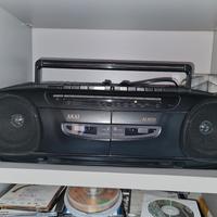 Radio portatile con mangiacassette