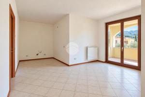 3 LOCALI A TOSCOLANO-MADERNO