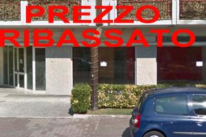 Marina di Massa fondo commerciale Cat. C1