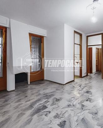 Ampio Quadrilocale con Ascensore, Due Balconi, Can