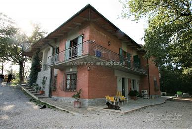 VL15 - Montefollonico villa di mq 370 oltr