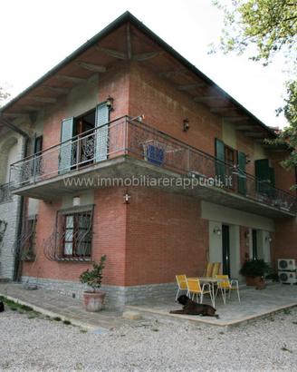 VL15 - Montefollonico villa di mq 370 oltr