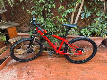 Bici Rockraider st900 misura 24 rossa
