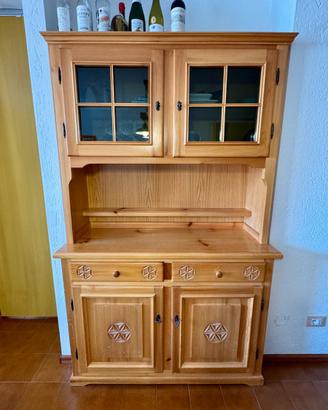 Credenza Artigianale in stile alpino con Vetrina